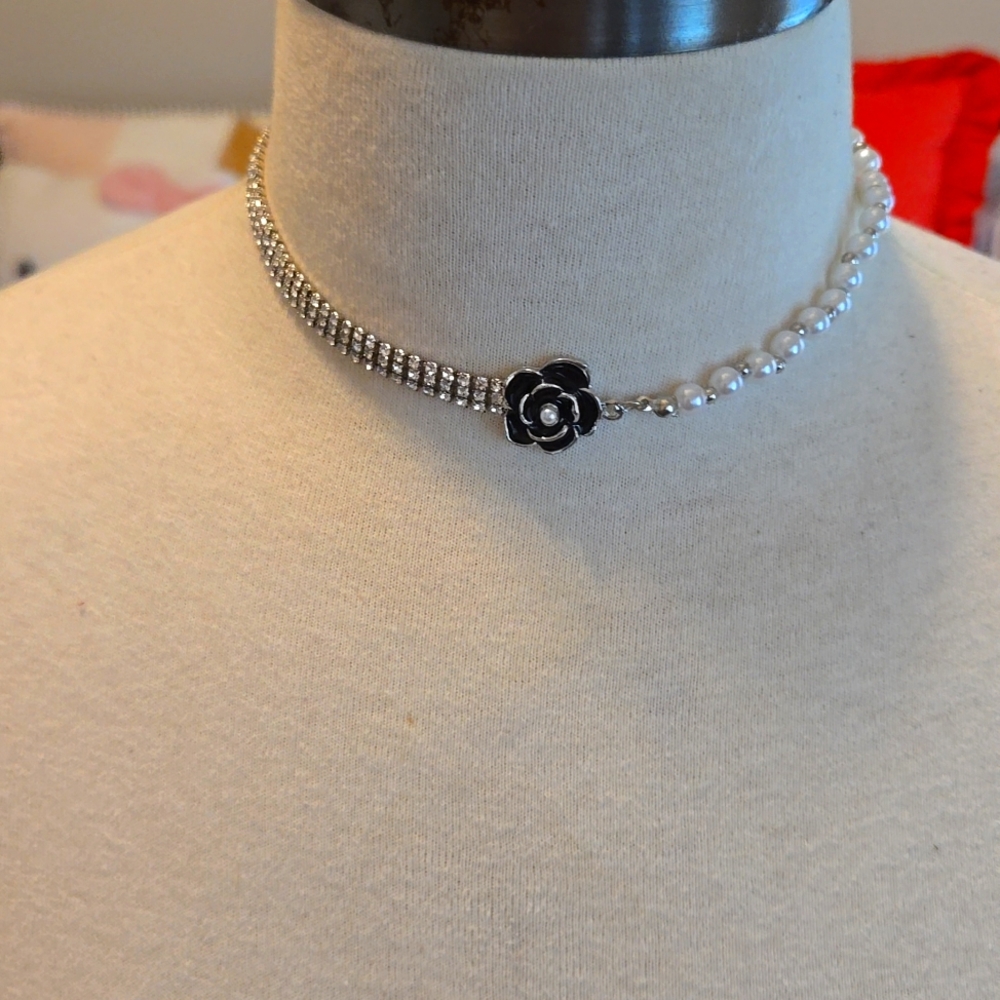 French style chocker.
